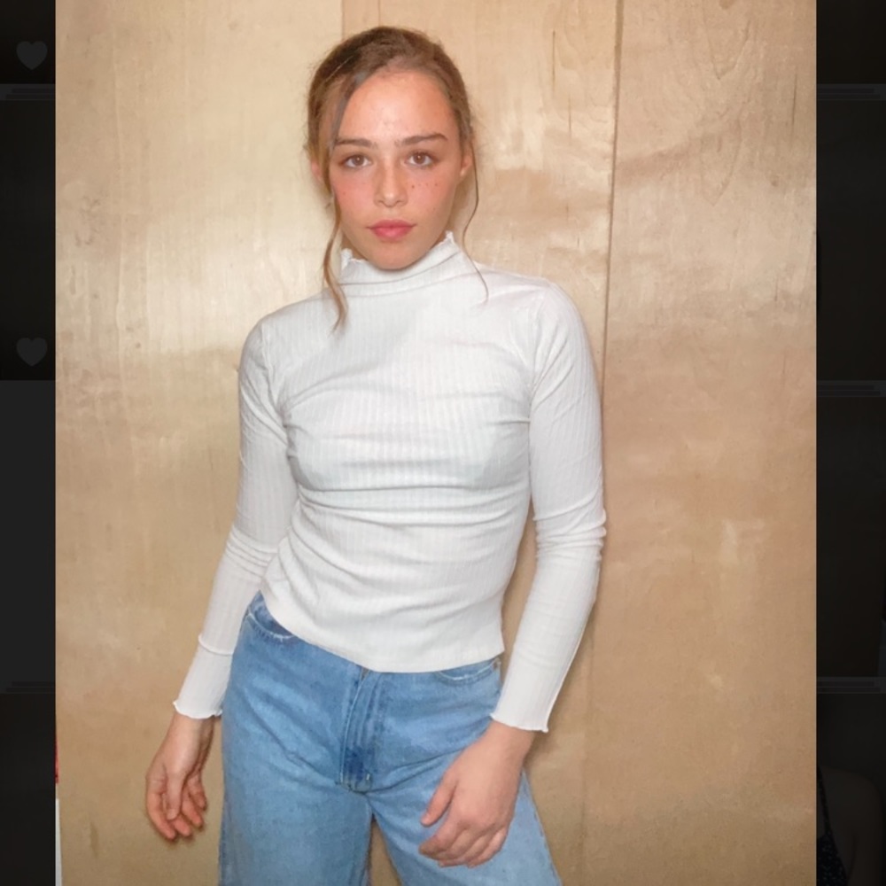 SHEIN white ribbed turtle neck shirt